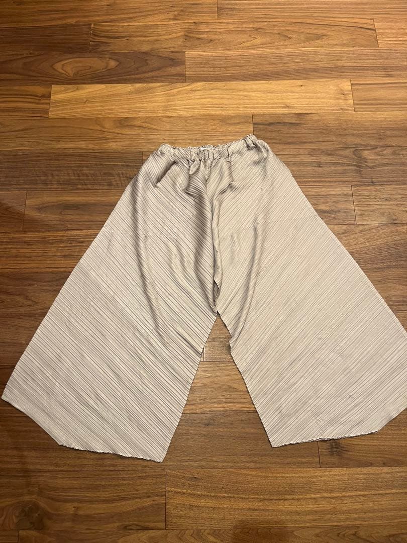 PLEATS PLEASE プリーツガウチョパンツ サイズ3