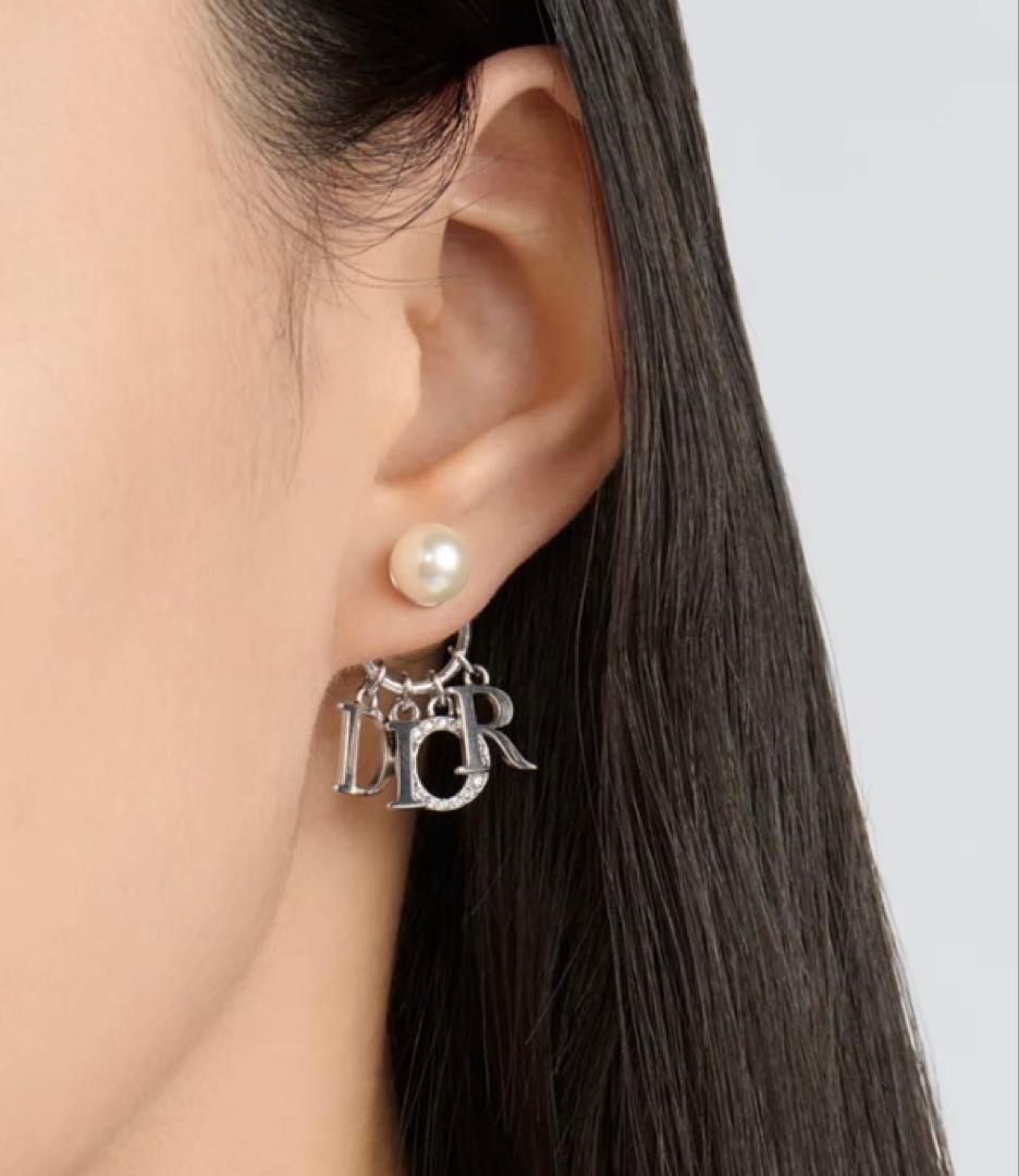 【極美品】DIOR TRIBALES ピアス レジンパール ロゴチャーム
