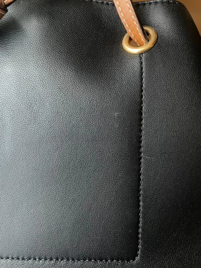 トリーバーチ　ブラック　レザー　ショルダーバッグ