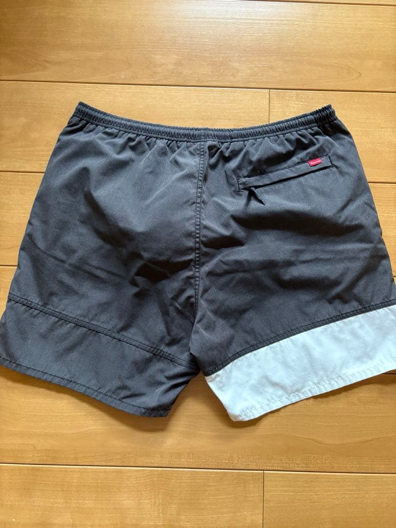 【希少】supreme シュプリーム　スイムウェア　黒x白ロゴ　Lサイズ相当