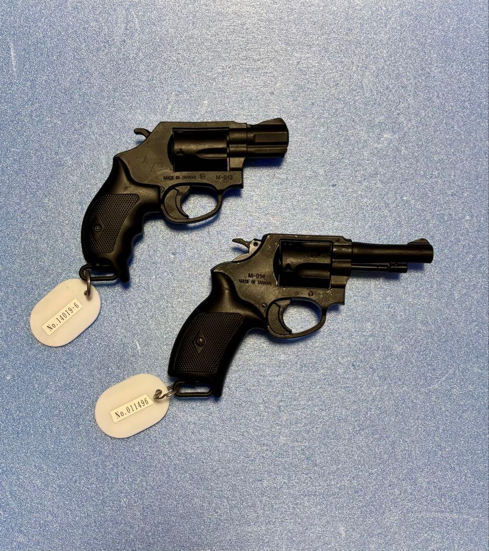 警察訓練用ゴム製ピストルタグ付き　S&W M360Sakura &ニューナンブ