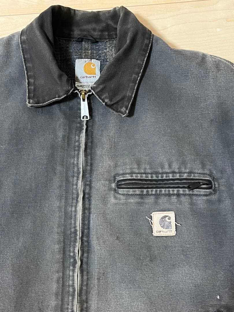 Carhartt ブラック フェード デトロイトジャケット