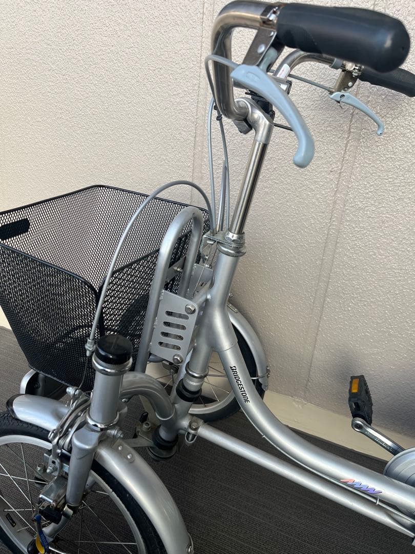 ◆ブリヂストン　前二輪三輪車　ミンナ　高齢者用　カゴ付き　カバー付