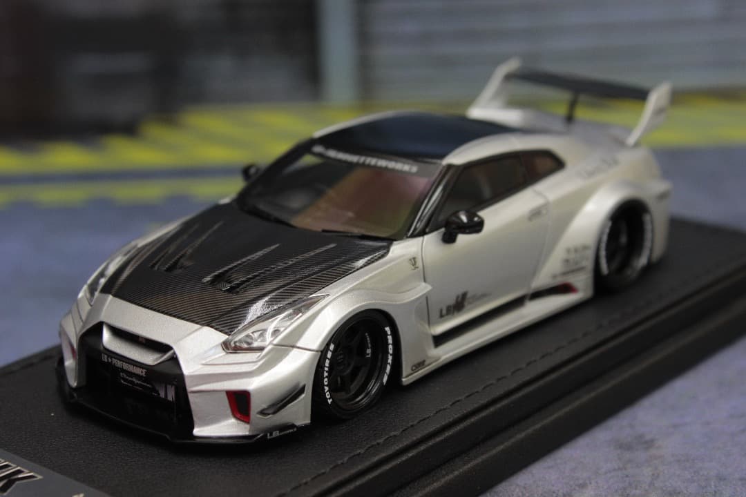 【最終価格】イグニッションモデル　1/43日産35GT-RR Silver