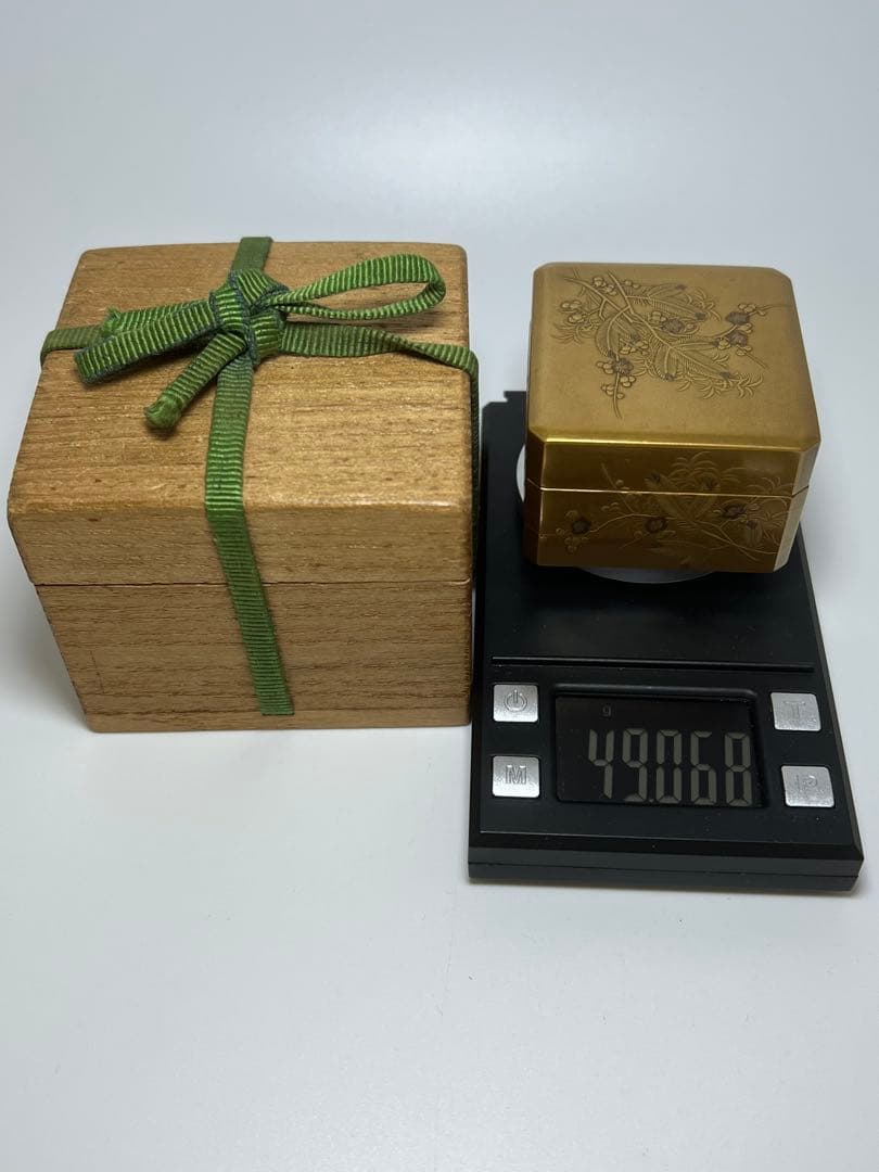 香道具 時代蒔絵 金蒔絵花草風景図香合 金地内金梨地 箱付 明治時代蒔絵　古美術