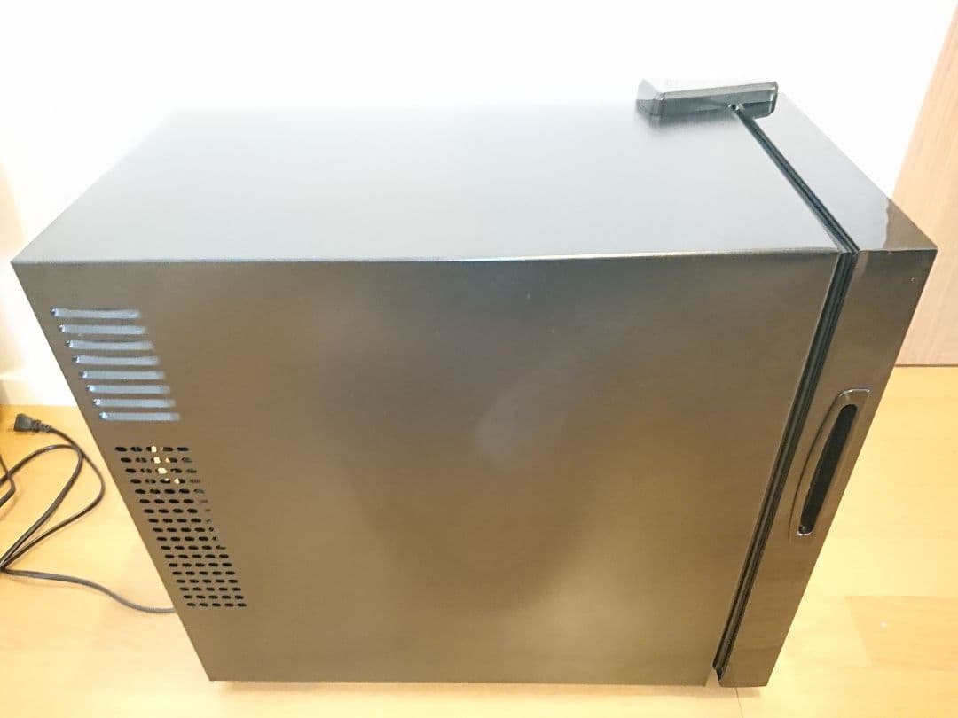 ⭐アイリスオーヤマ ワインセラー‼️PWC-251P-BK 送料無料