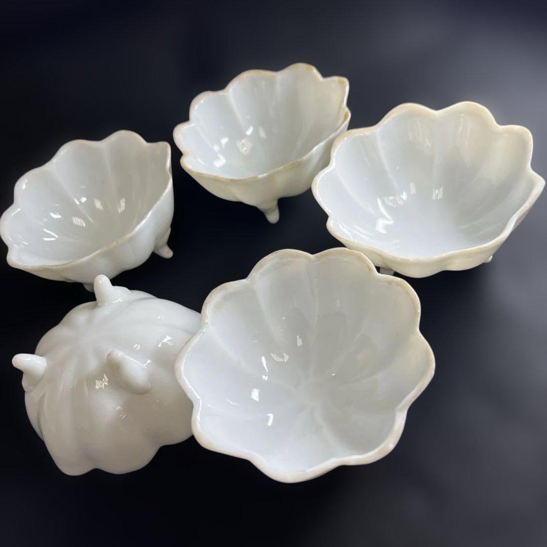 中国清朝時代　薄手白磁三足輪花小碗5客　幅約8㎝　東Y7-1208☆2Fタカチ