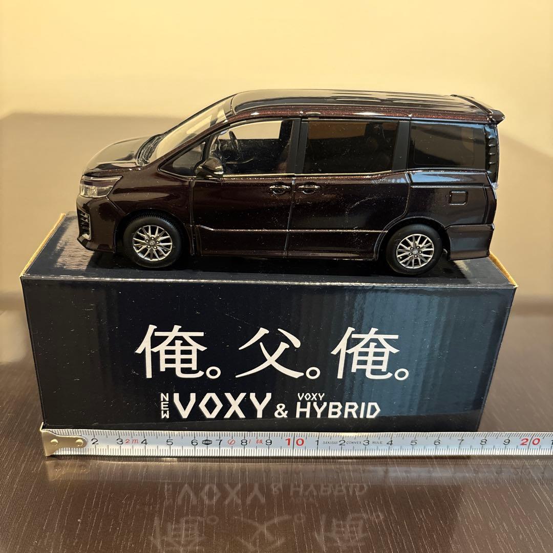 TOYOTA VOXY ミニカー