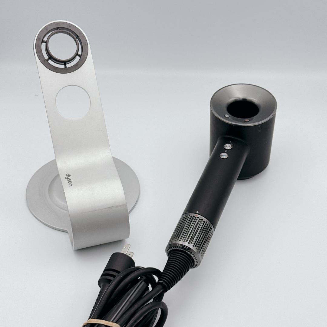 概ね美品✨dyson Supersonic Ionic ヘアドライヤー HD03