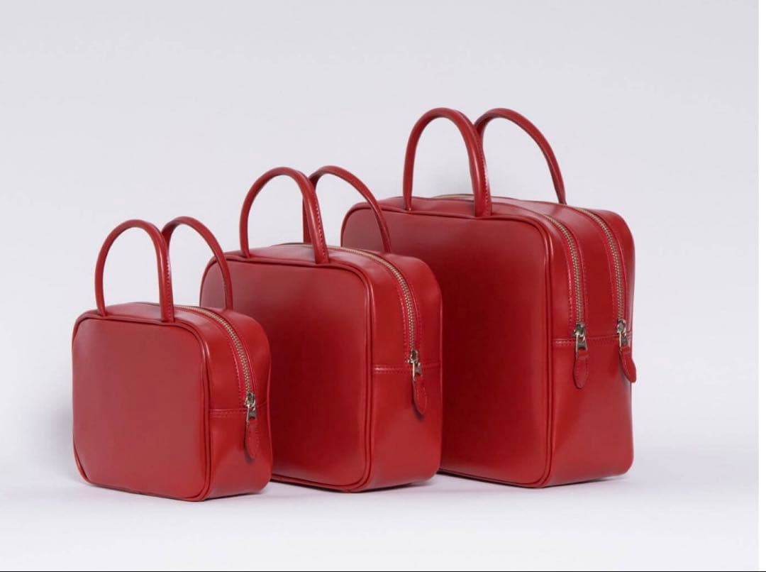 コムデギャルソン　青山　スクエア　バッグ　赤