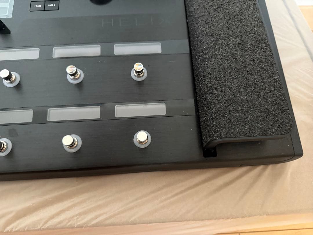 LINE6 Helix Floor ほぼ未使用品　箱付属品完備　純正バッグ付属