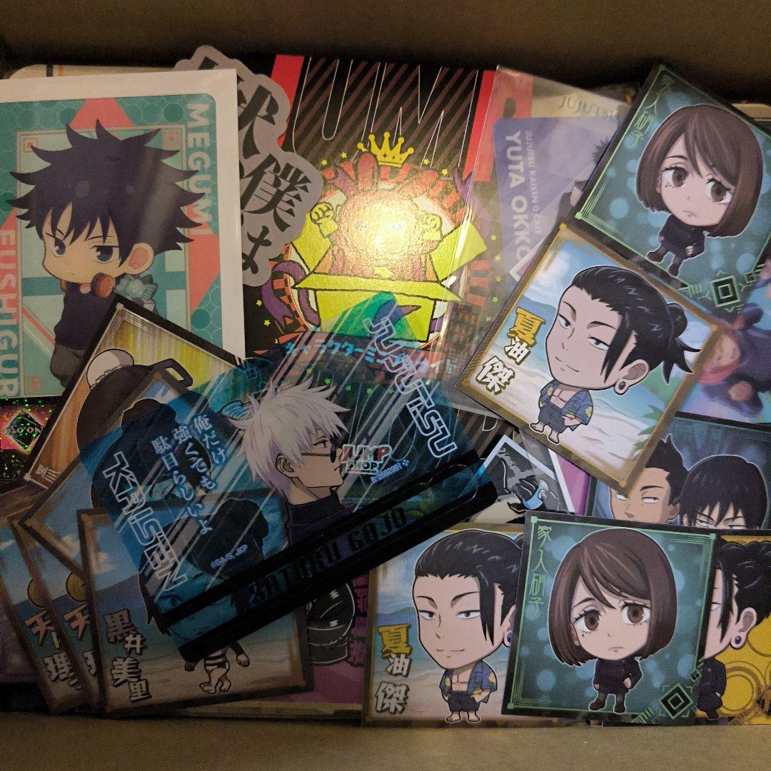 アニメ　キャラクター　缶バッジ、紙類　グッズ　大量　約500点　まとめ売り