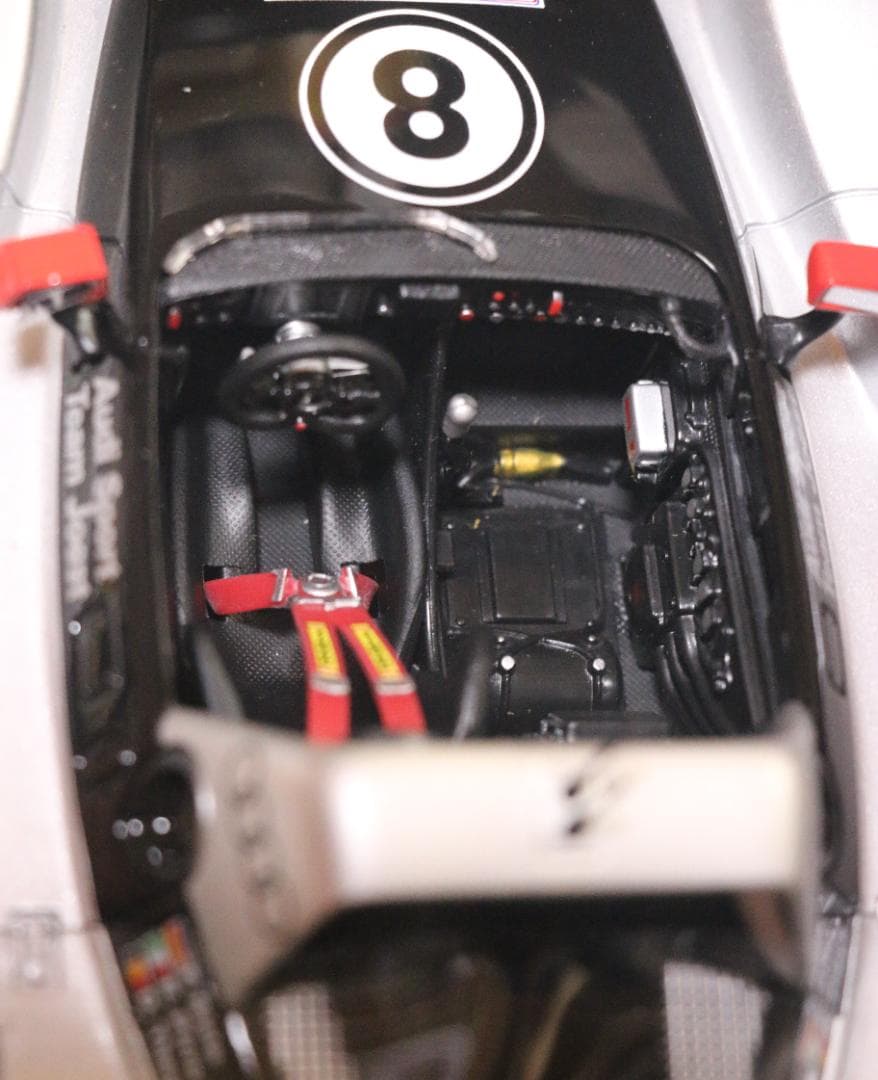 MAISTO製 アウディーＲ8R　　 ル・マン1999　1/18 　中古品