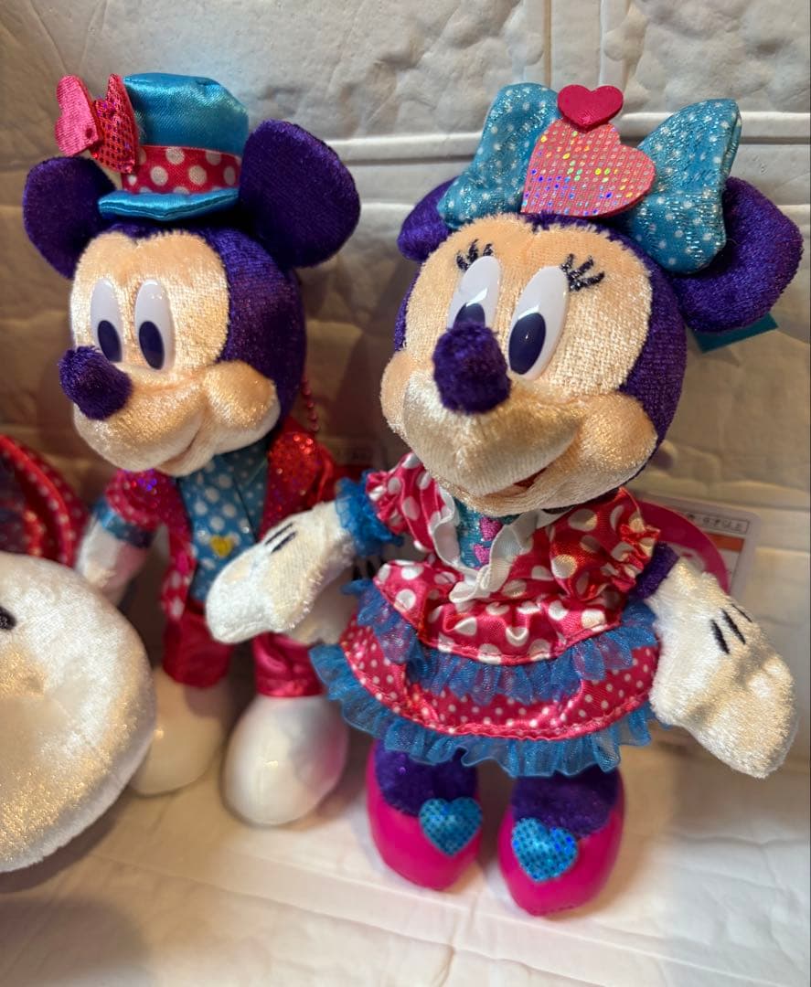 新品　ぬいぐるみ・ぬいぐるみバッジ　ミッキー・ミニー　３点おまとめ　ミニパル