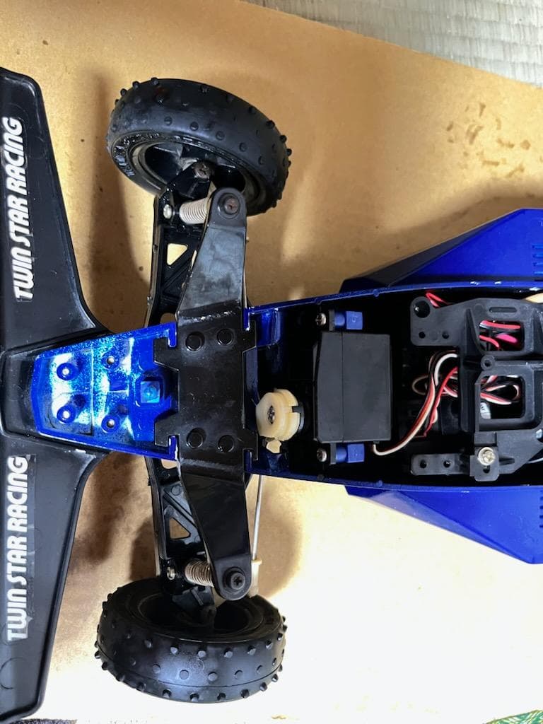 タミヤ 1/10 電動RCレーシングバギー ストライカー 完成品