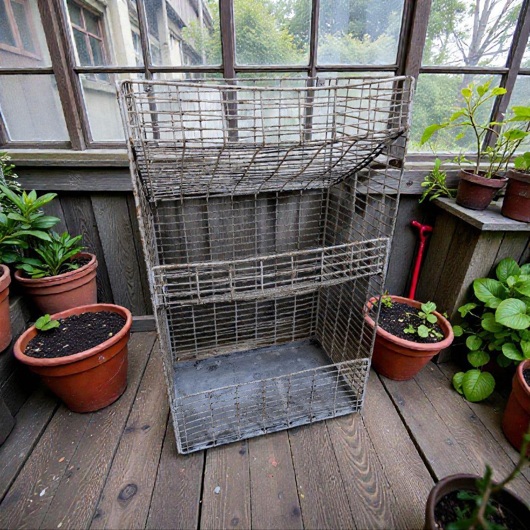 シャビー　昭和レトロ　金属製ワイヤーラック　使い方はあなた次第