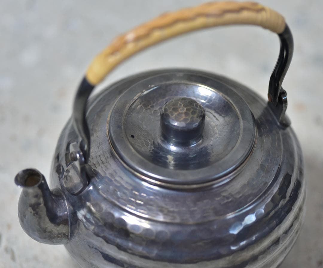 秀峰堂　いぶし銀湯沸かし【極上品】　銀瓶　囲炉裏/お茶道具