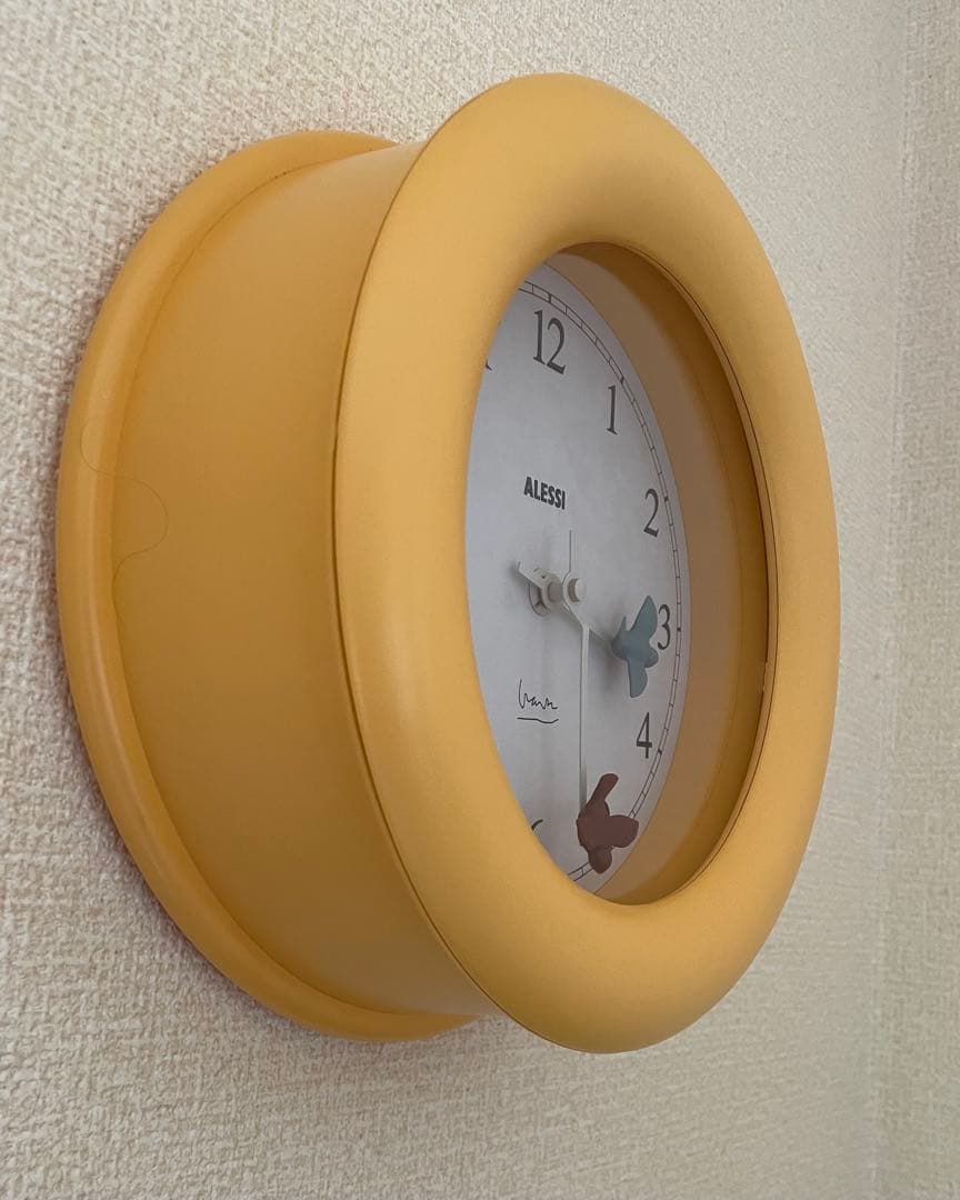 アレッシ　Alessi 壁掛け時計 イエロー　デザイン：マイケル・グレイブス