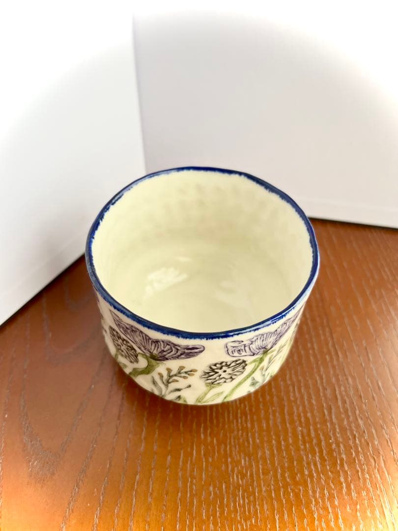 花柄の手捻り茶碗 つちやまり作