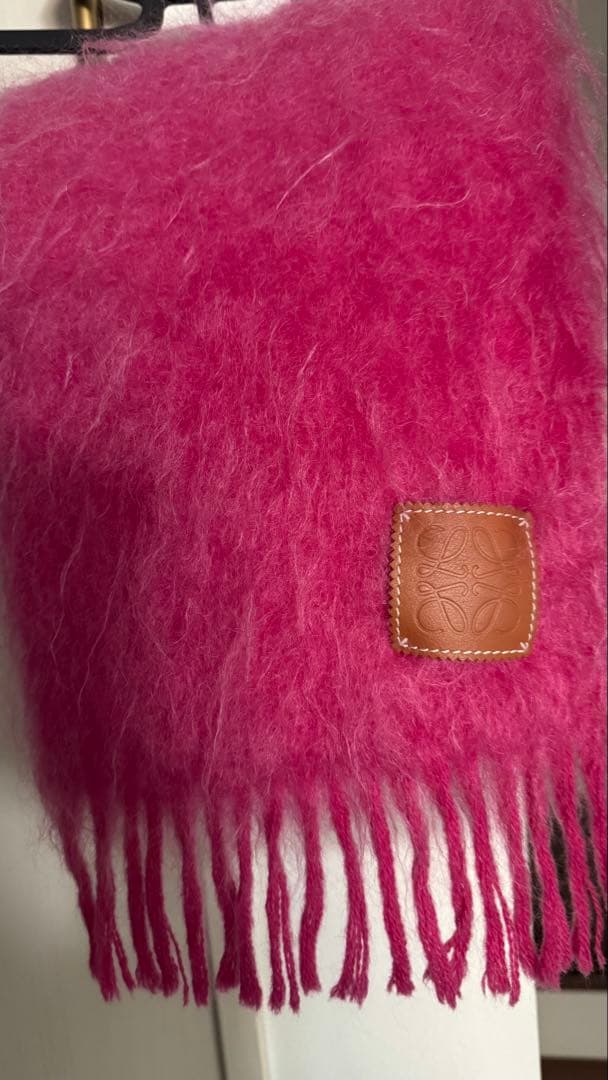 ロエベ　ピンククリームグラデーションマフラー