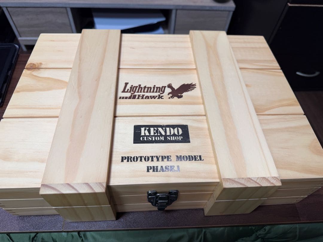 Lightning Hawk ライトニングホーク