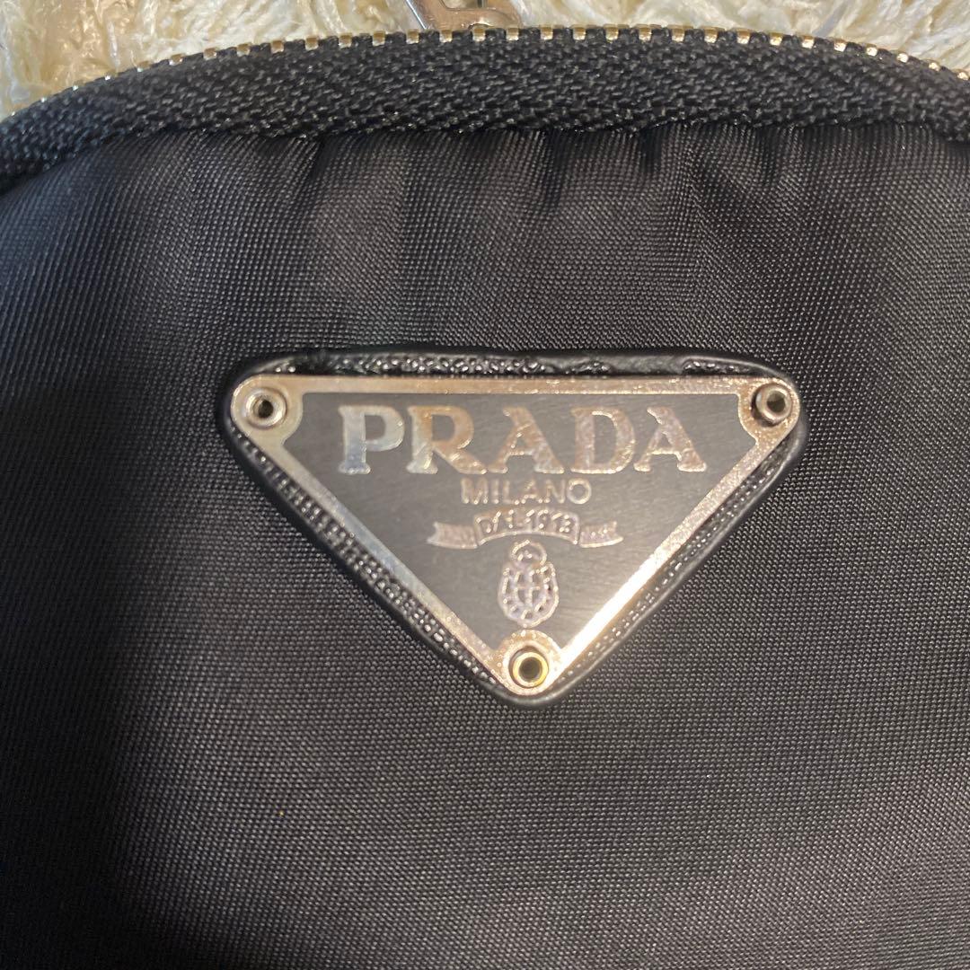PRADAミニポーチ