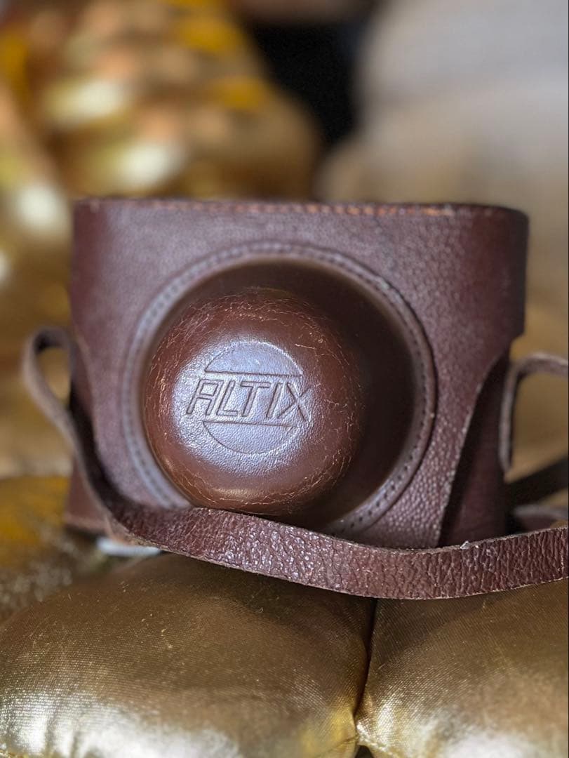 ALTIX 赤T Tessar50mm f3.5 革ケース付 美品