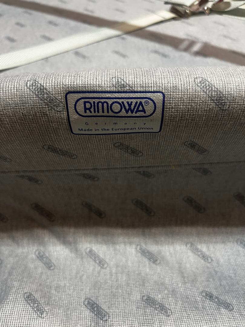 RIMOWA ブラック キャリーケース 機内持ち込み可　2輪