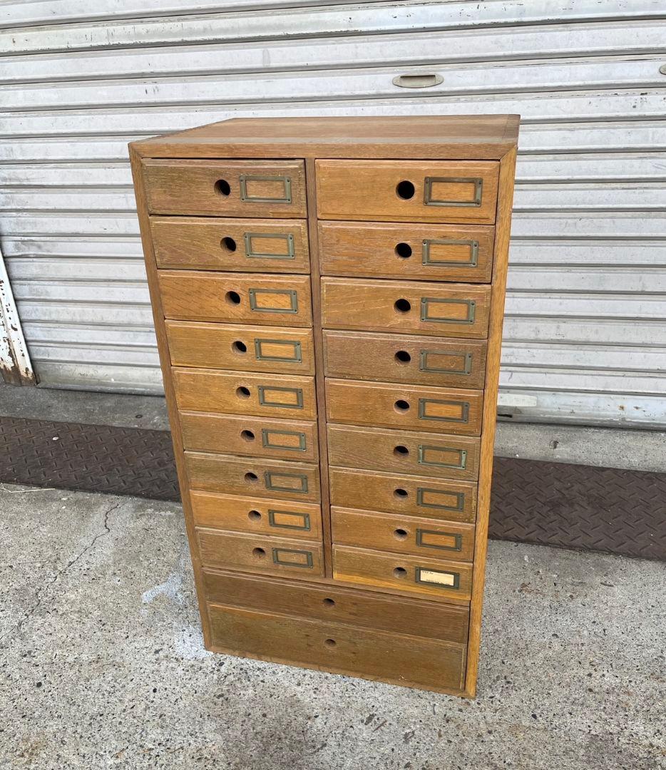 アンティーク 古い小引出し 20杯 ネーム付き 抽斗 小振りなチェスト 収納