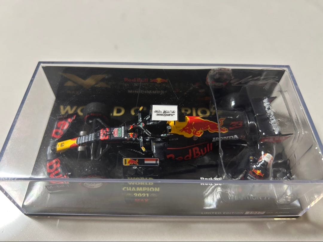 Red Bull Racing F1 限定版フィギュア