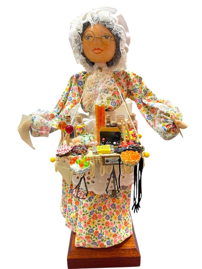 Granny Sweet Seller Doll お菓子売り人形　アンティーク