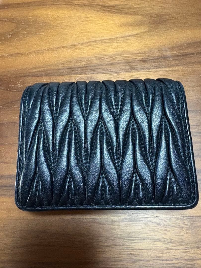 miu miu マテラッセ　レザー二つ折り財布