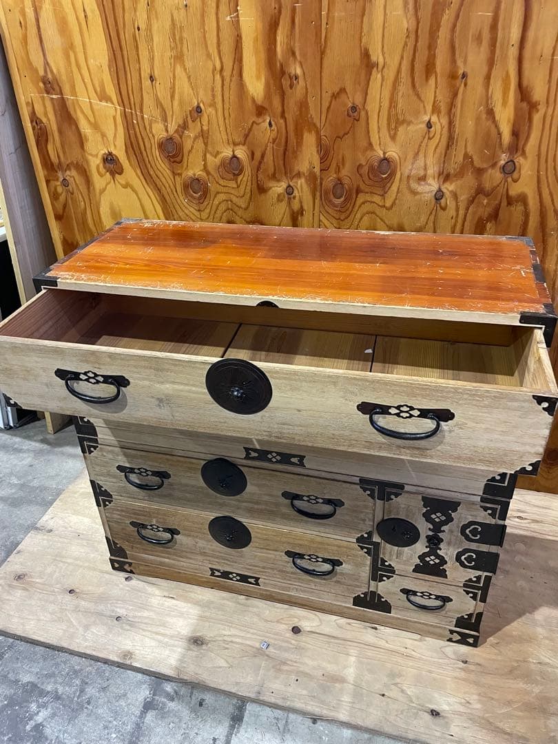 （9）千葉県船橋より出品　　アンティーク桐タンス