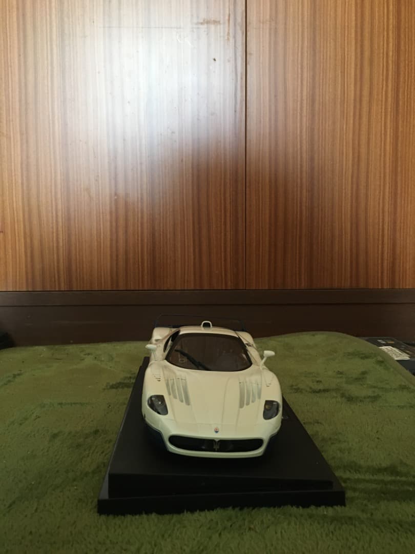 ミニカー HOT WHEELS MC12 MASERATI 18/1