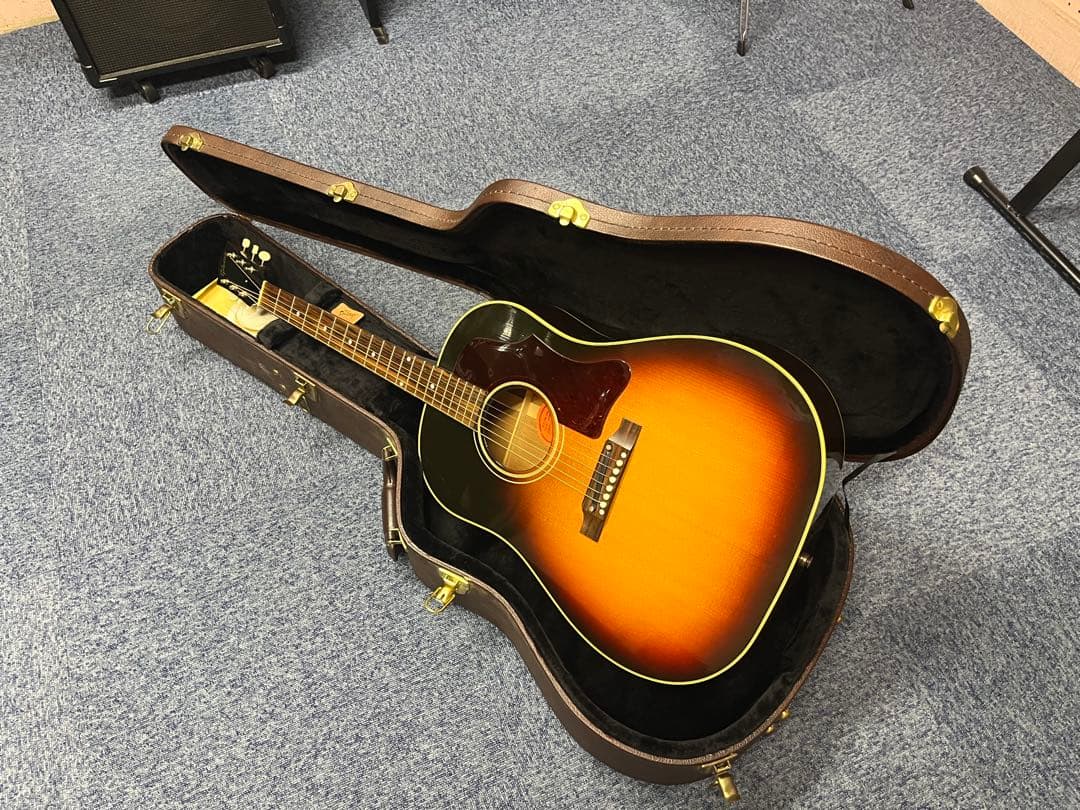 ギター Gibson CustomShop J-45Thermally Aged1966