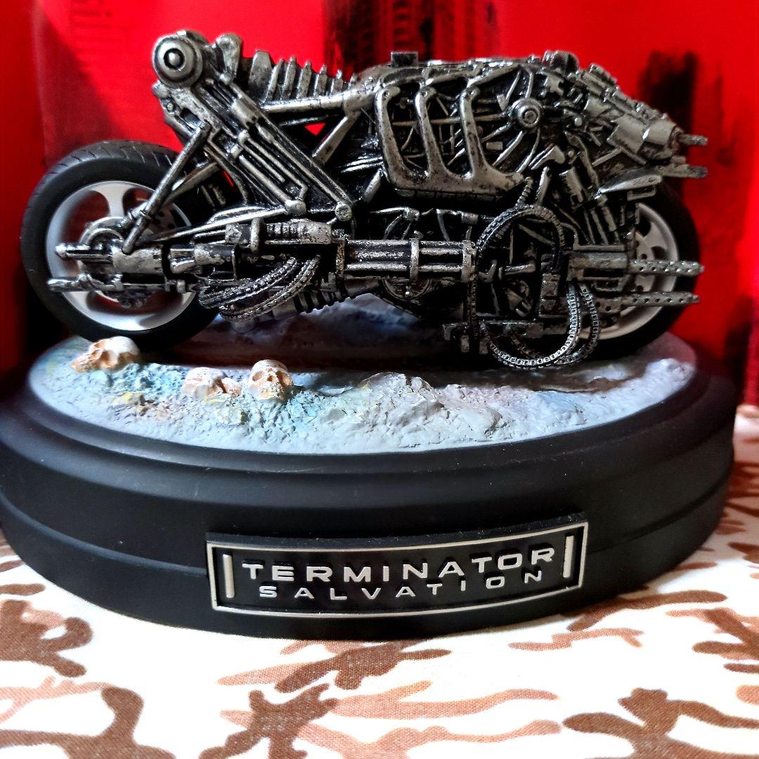 ✨希少品•モトターミネーター•フィギュア【DVD収納台座付】中古品•DVD無