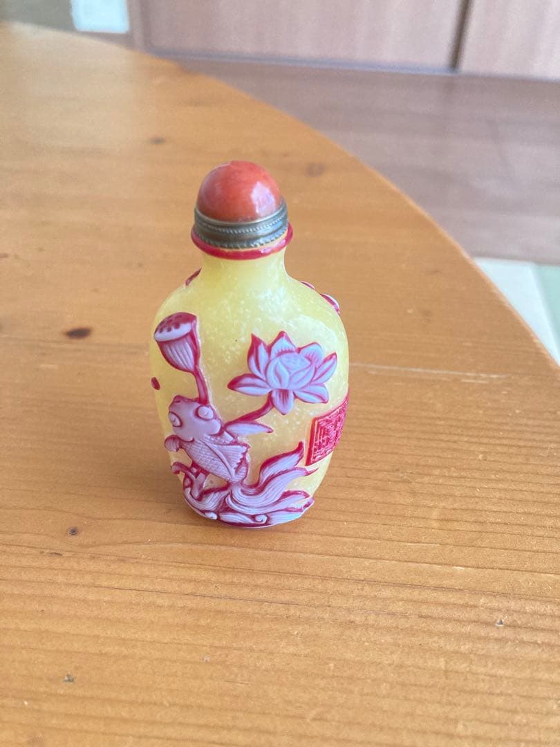 鼻煙壺　乾隆ガラス技法製 香水瓶 蓮の花と魚のデザイン