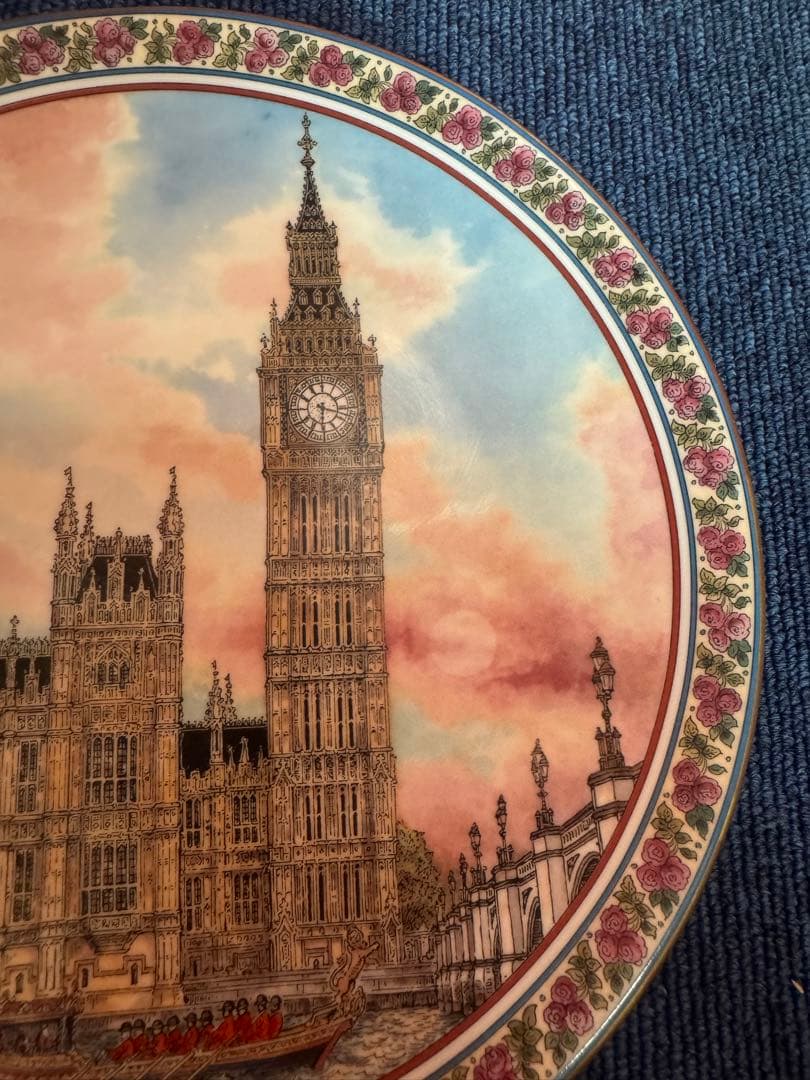 2050 ロイヤルウースター　ロンドン　絵皿  Sue Scullard