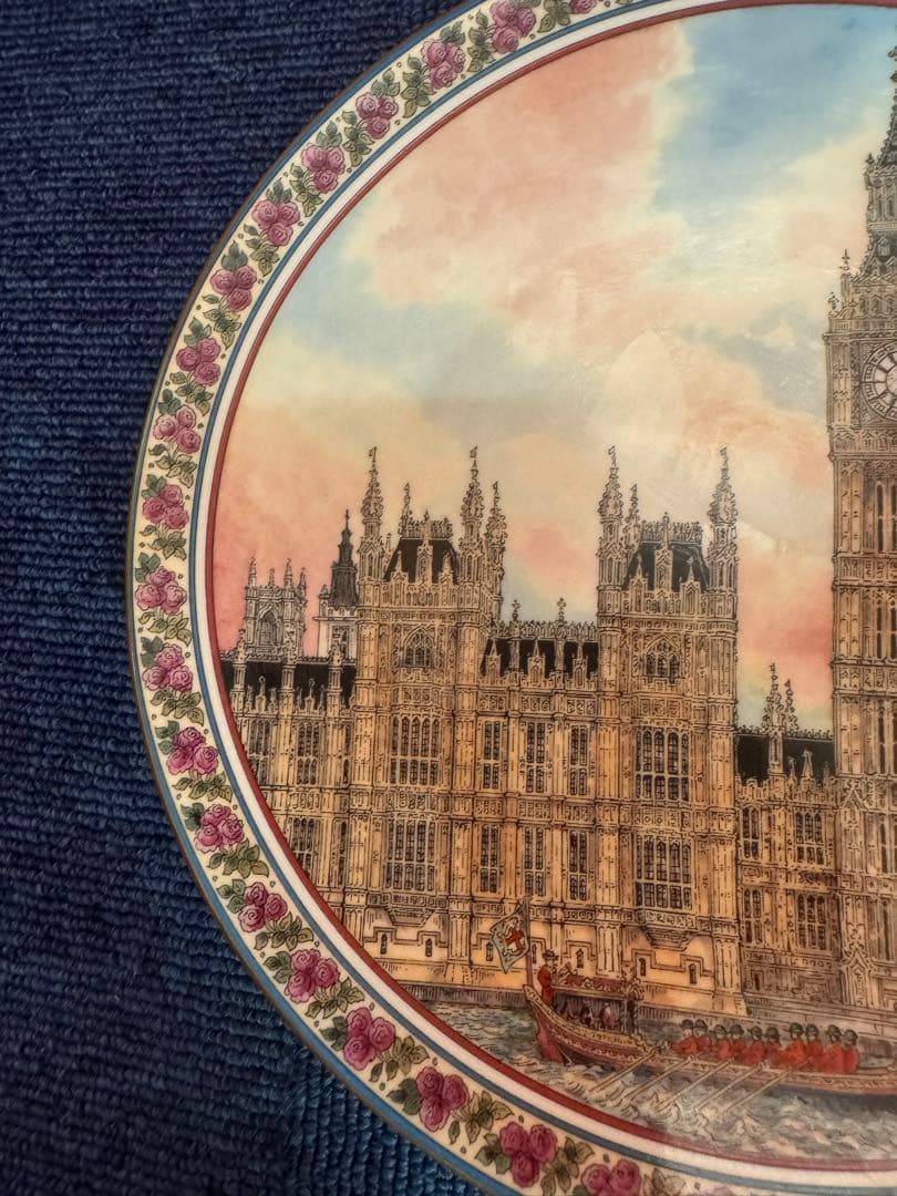 2050 ロイヤルウースター　ロンドン　絵皿  Sue Scullard