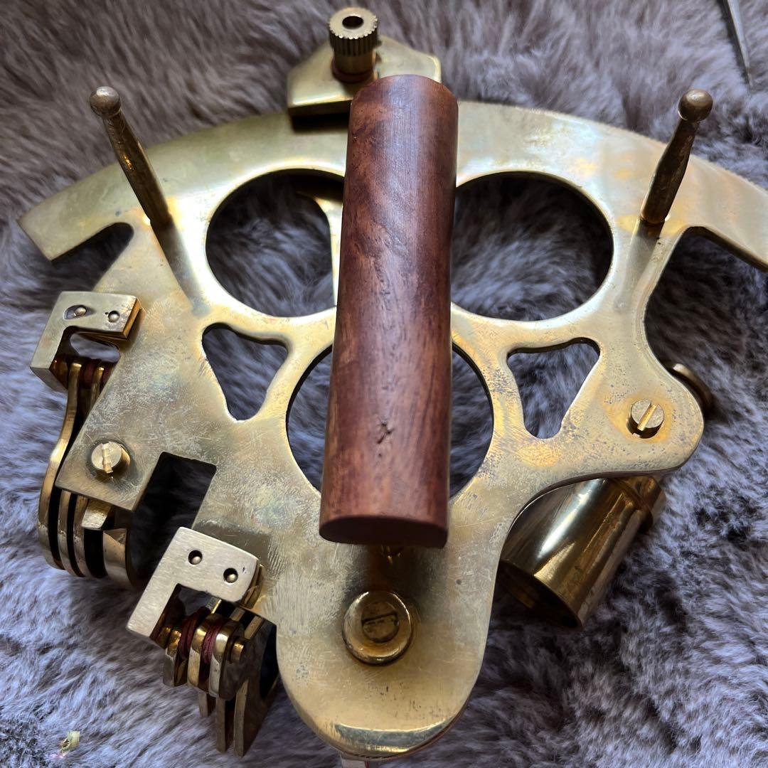 さらにさらにお値下げしました。何かの機器　航海用のような感じです。