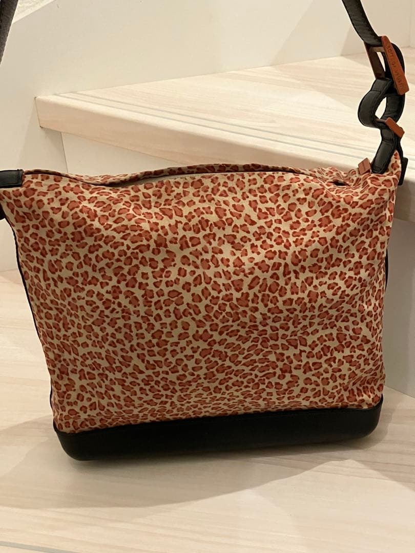BOTTEGA VENETA ボッテガ　ヒョウ柄　肩掛けショルダーバッグ