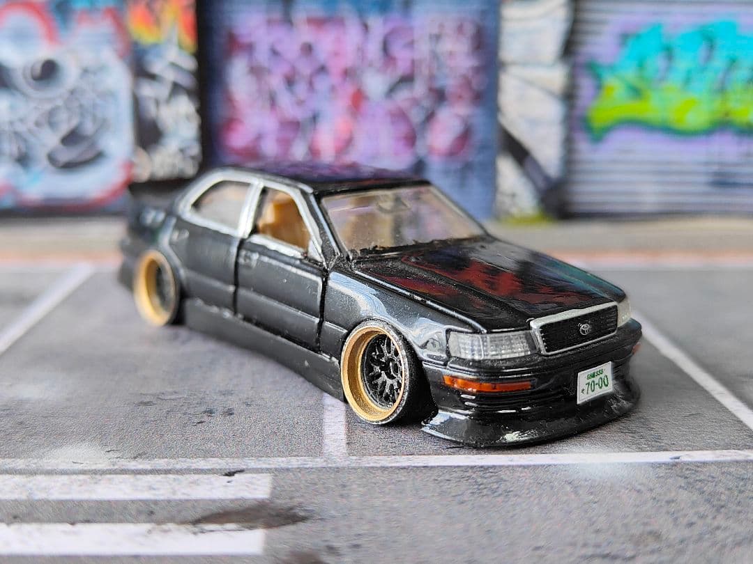 トミカ改造 プレミアム トヨタ セルシオ エアロVIP 深リム ホットウィール