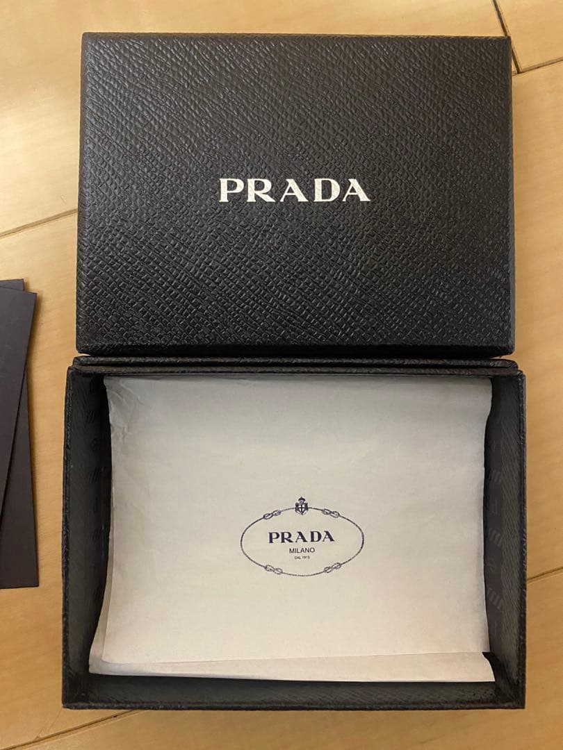 美品　プラダ　キーケース