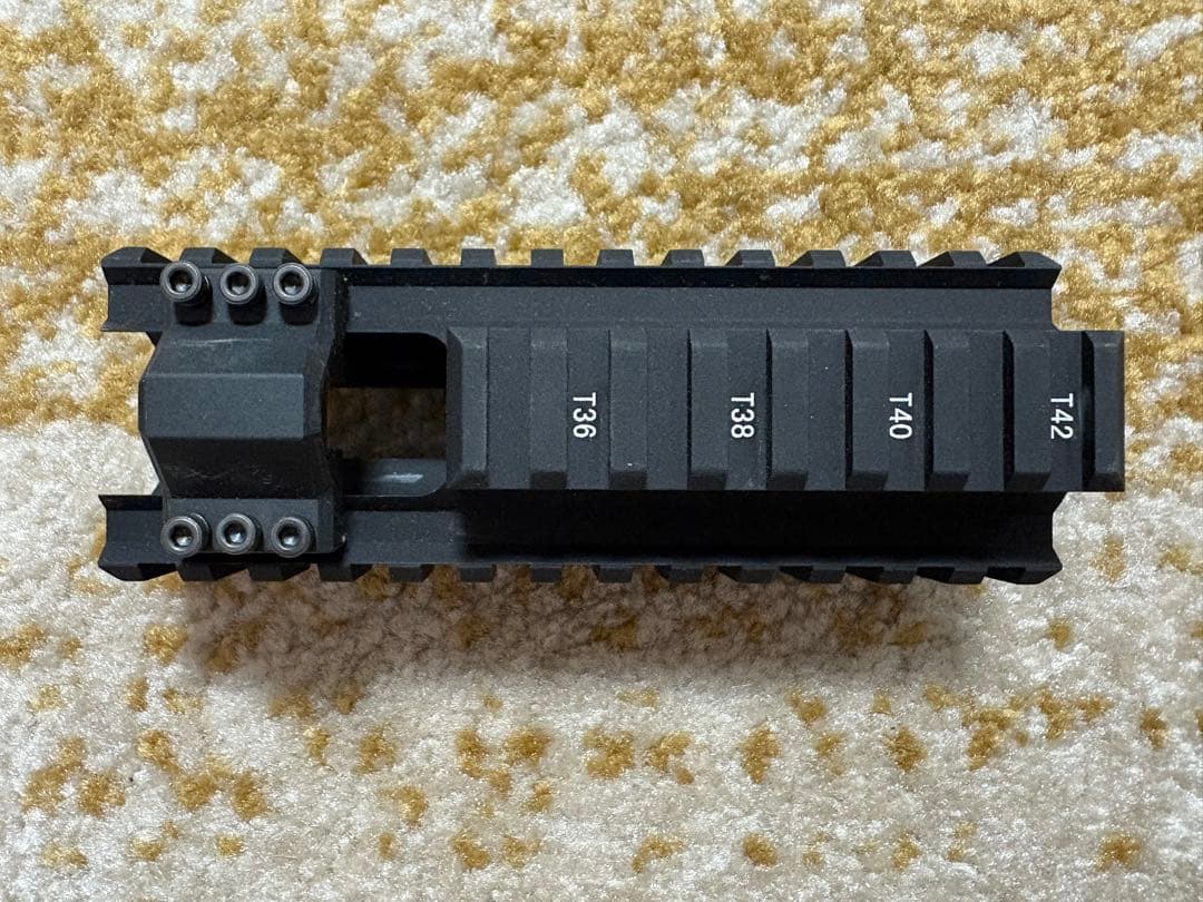 ERGO PTS M4 レイルハンドガード