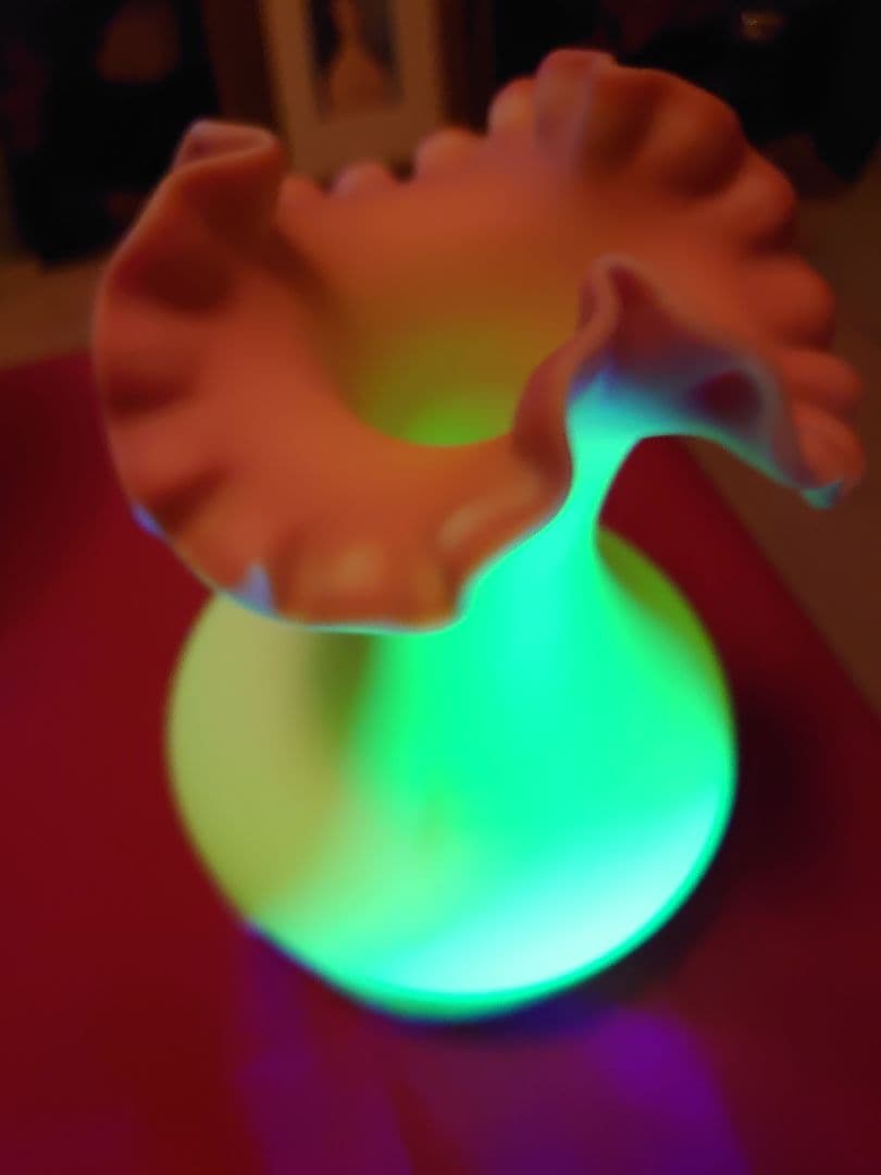 Fenton フェントン社製バーミーズグラス ヴァセリン フラワーベース