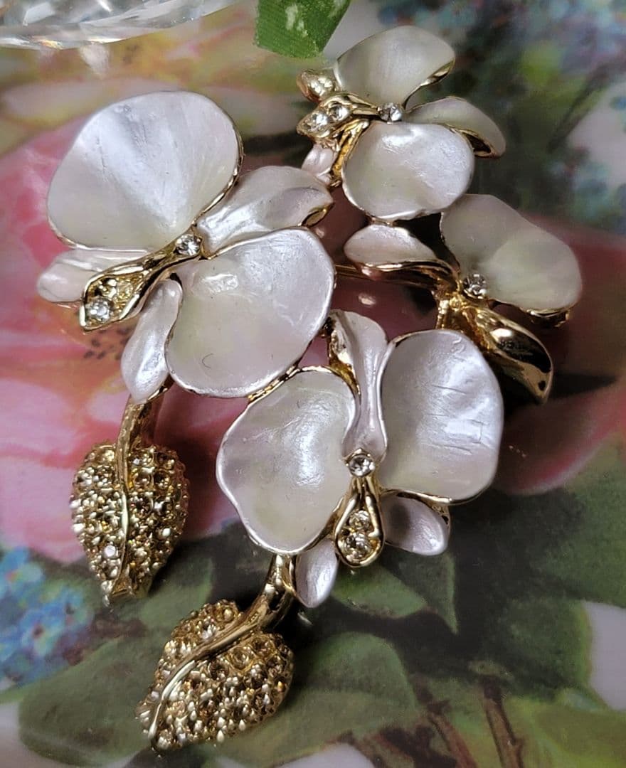 ヴァンドームブティック 胡蝶蘭　ブローチ