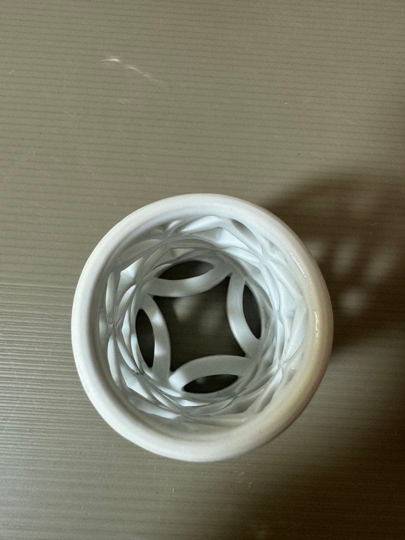 2774 茶道具平戸焼 横石嘉助 平戸白磁七宝透 蓋置 共箱　未使用