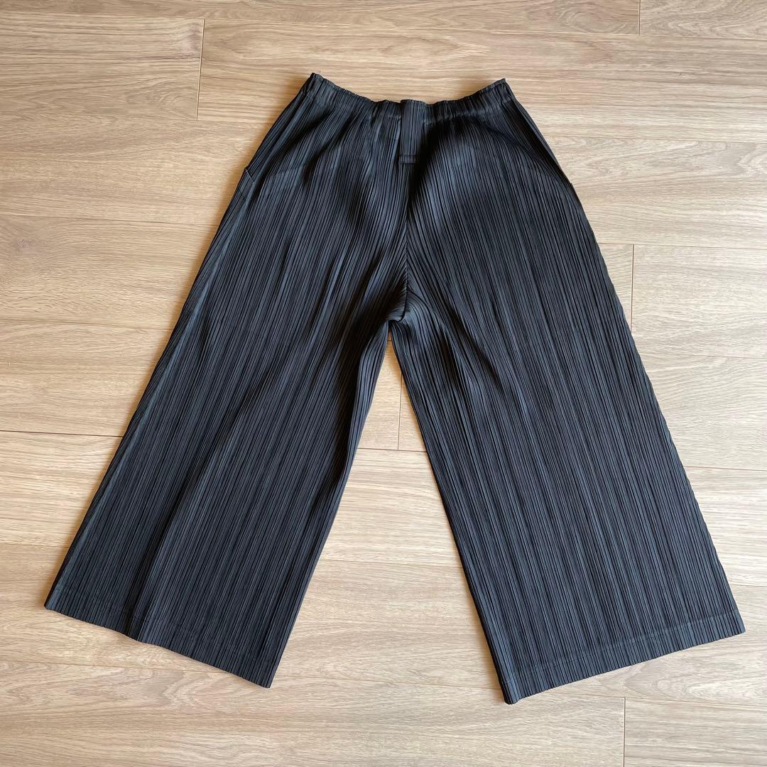 イッセイミヤケ　PLEATS PLEASE ブラック ガウチョパンツ　サイズ3