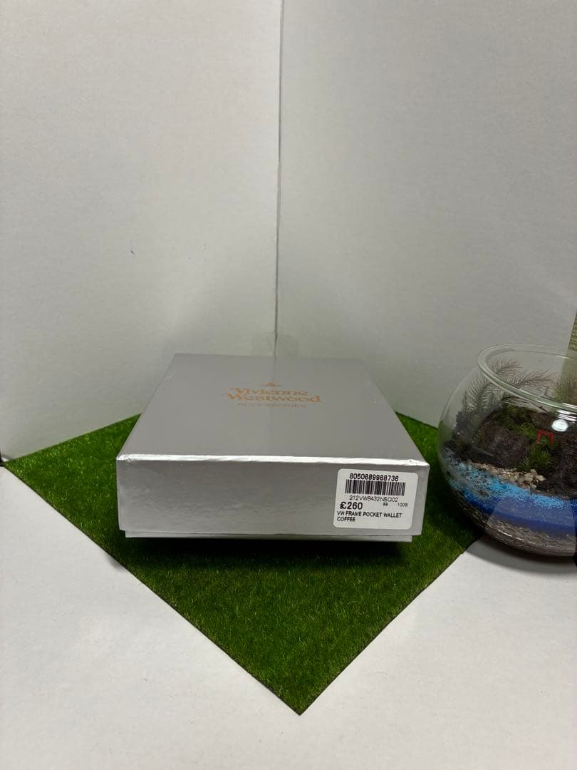 【新品未使用】Vivienne Westwood 二つ折り財布 ブラウン