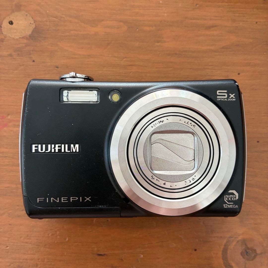 【値下げ】富士フィルム FINEPIX F100FD デジカメ　平成